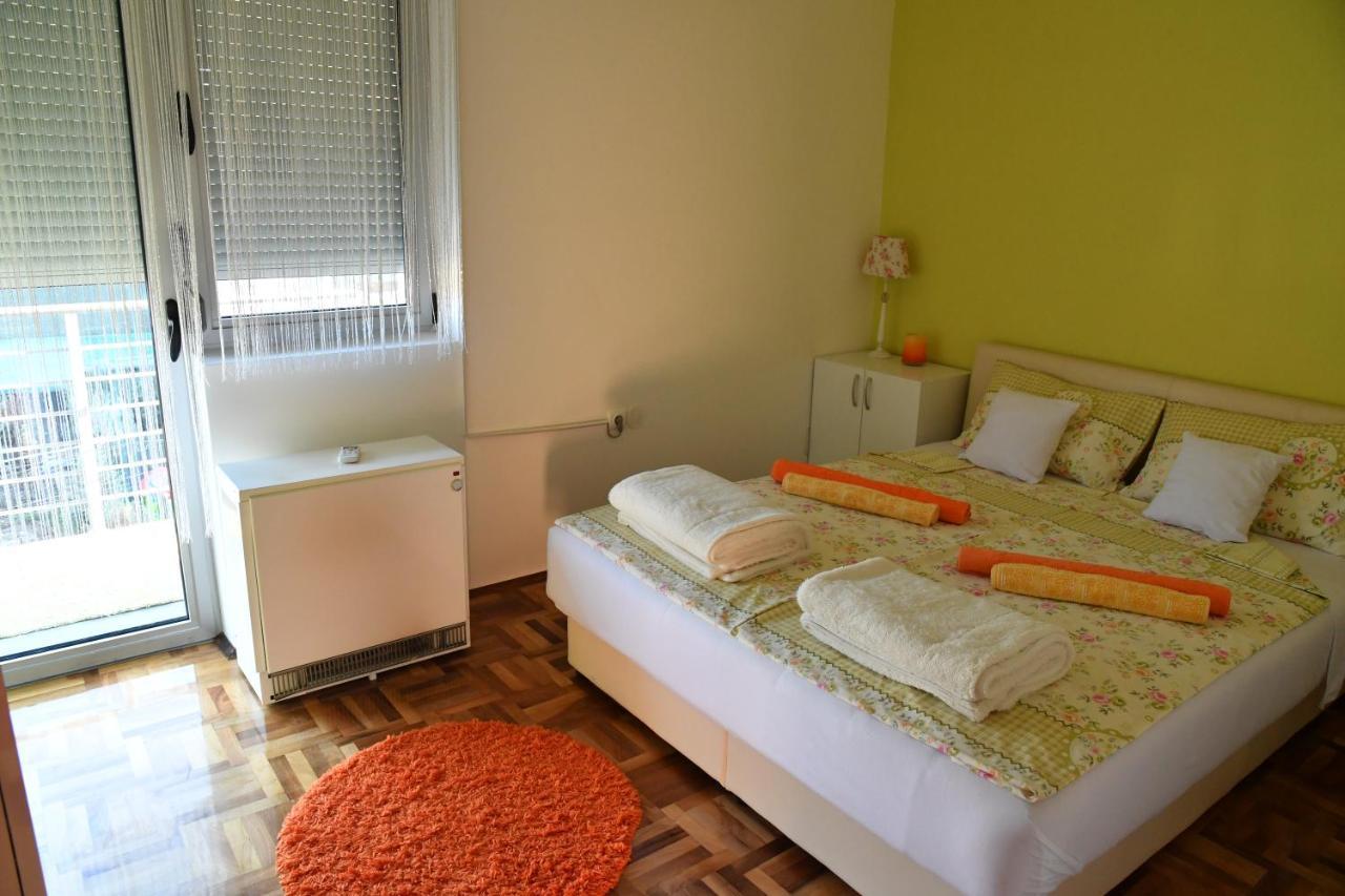 Kafa Sa Slavujima Free Parking Apartment Nis Luaran gambar